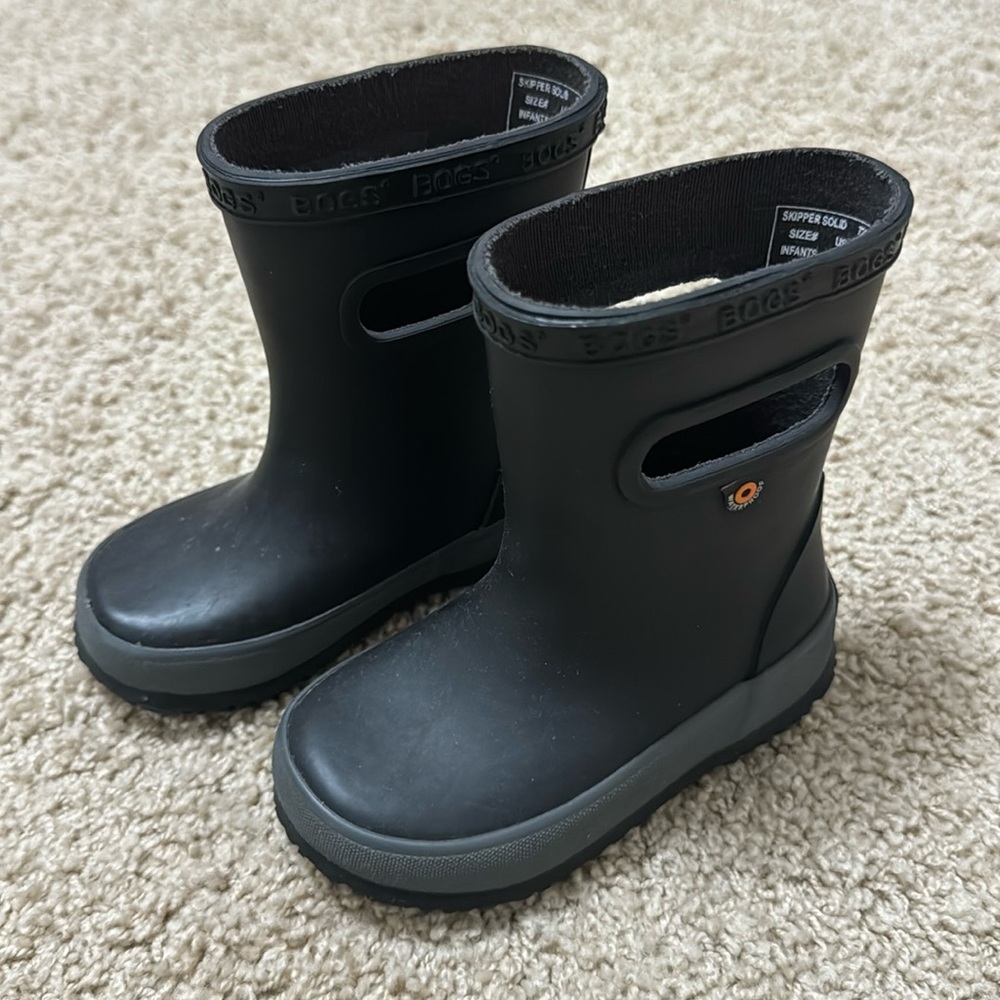 BOGS rain boots, black🖤, baby walker size 6